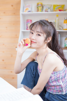 肉妇春潮干柴烈火ⅩXX视频